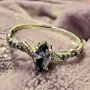 Elegant Silver Women's Ring with Black Stone